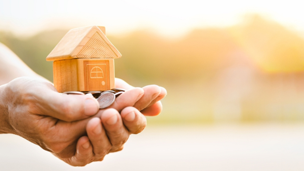 Graph showing the link between loan tenure, monthly EMI, and total interest.