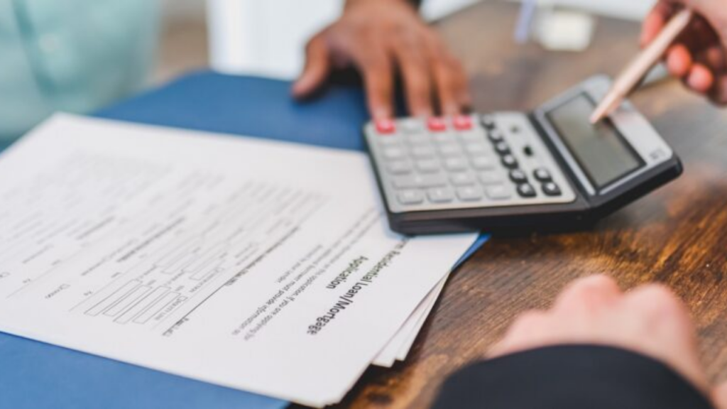 Visual showing faster equity growth in short-term vs. long-term mortgages.